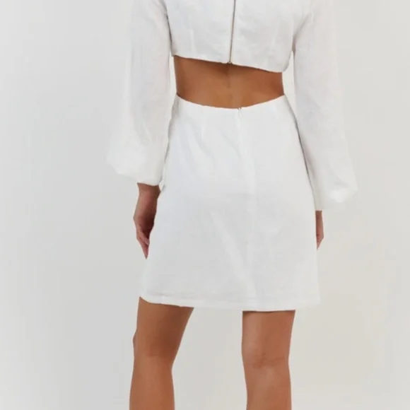 WHITE LINEN TWIST MINI DRESS - Picture 2 of 4